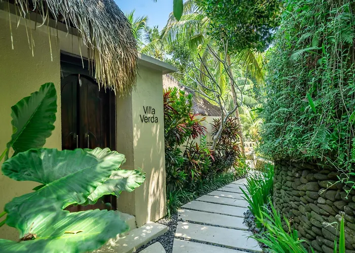 Mesari - Rice Terrace Retreat With Pool & Restaurant 4* ウブド